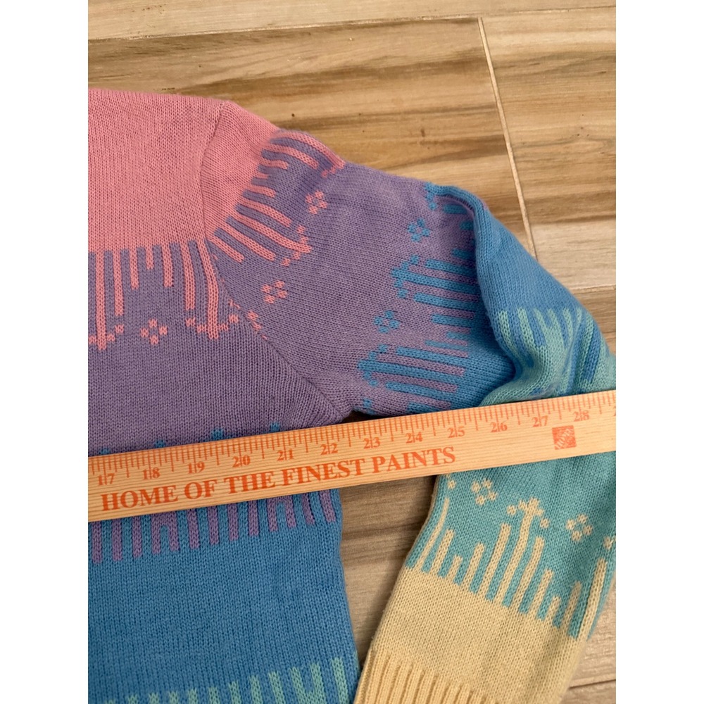 BoxLunch Sanrio Hello Kitty Pastel Rainbow Knit Sweater Heart Graphic Large - Picture 5 of 6